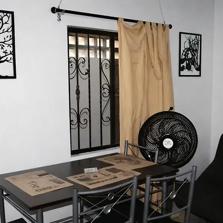 Torre de Prado 403 Apartaestudio Centro de Medellín para 3 Personas-2