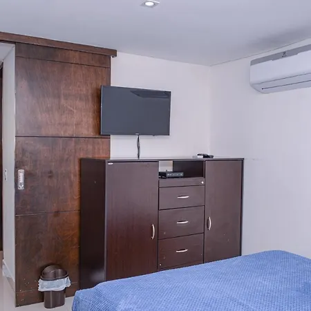 Apartamento Lleras Ac Hot Tub-2