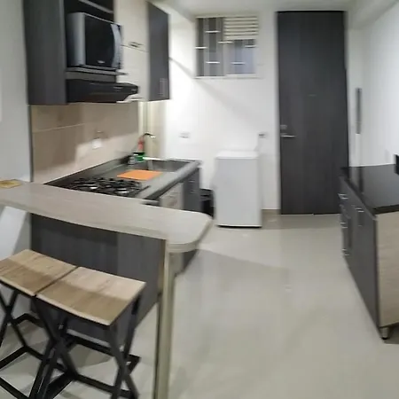 Hermoso Apartaestudio Centro De Medellin-2