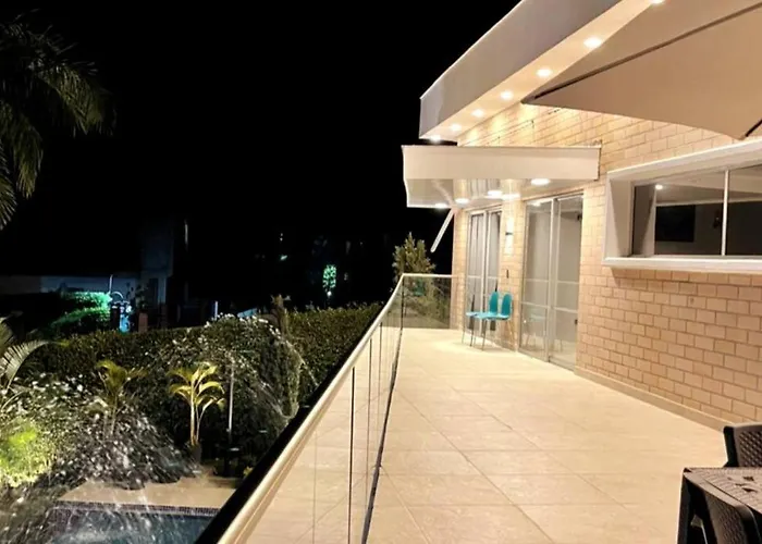 Villas con piscina privada en Medellín