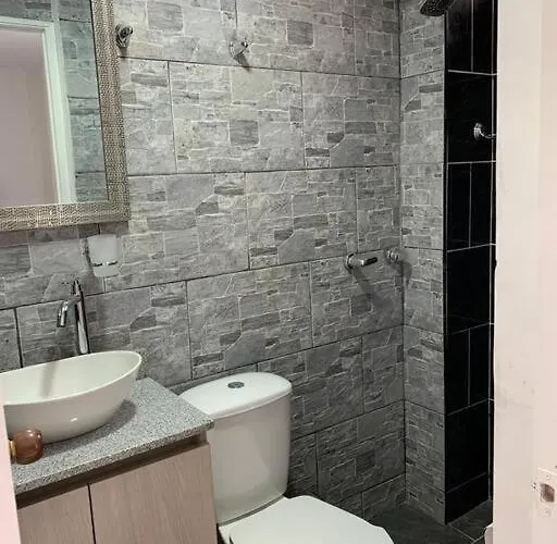 Ferienwohnung Apartamento Cerca A Plaza Mayor En Medellín