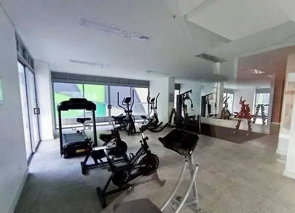 Apartamento en el poblado, Medellin 3h 2b wifi gratis Apartamento
