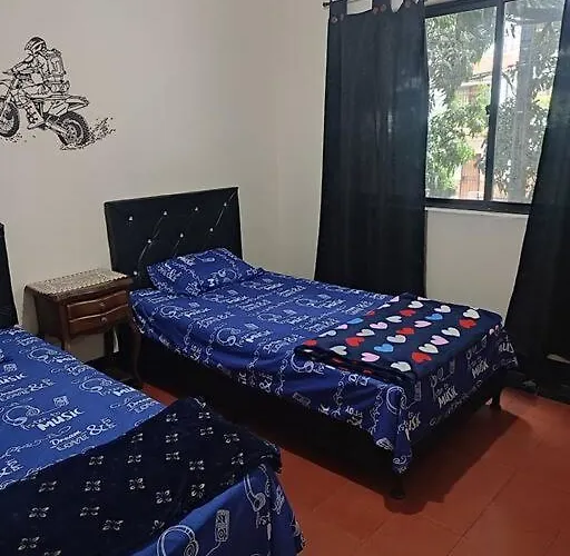Privates Casa 4 Habitaciones Grandes En Barrio Residencial Para 9 Personas Medellín
