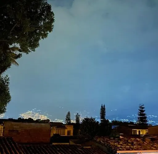 Hermoso Alojamiento Completo En Loma De Los Bernal Apartamento Medellín