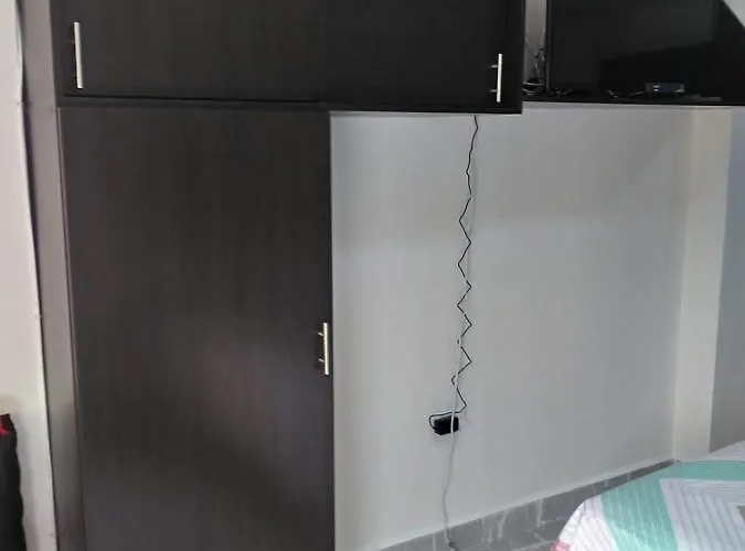 Aparta Estudio En Robledo A 20 Minutos Del Centro Imprescindible El Pago De La Primer Noche Para Reservar Apartamento Medellín admite animales