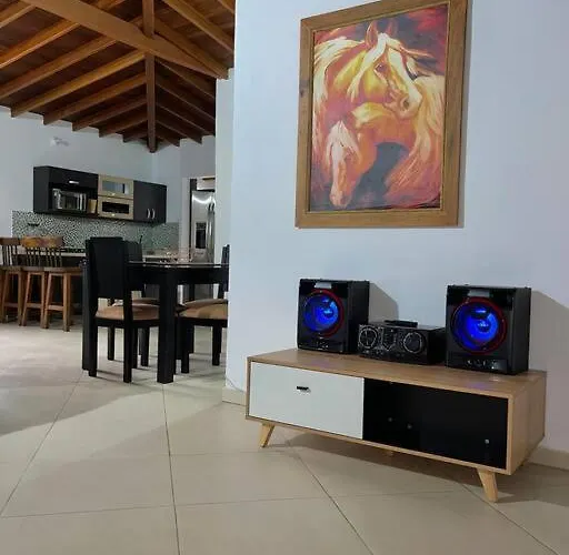 Haustierfreundliches Villa Casa De Campo En Santa Elena Medellín