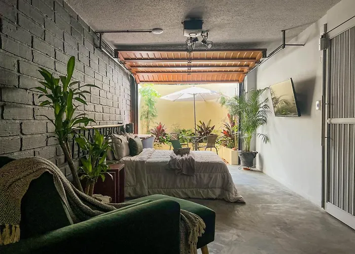 Park & Relax: Your Private Garage Medellín