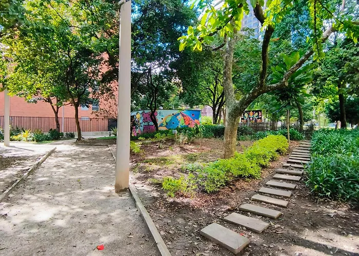 Apartamento Completo Poblado - Ubicacion Central Con Parqueadero Medellín
